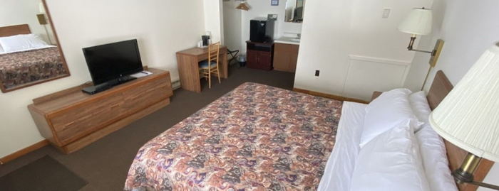 Knollwood Inn - Web Listing (newer photo)